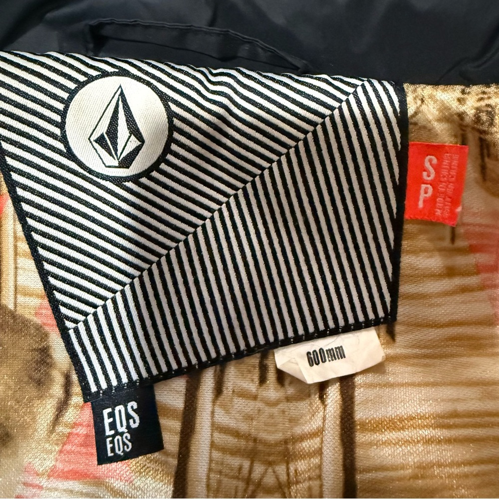 Volcom Black Puffer Jacket - Picture 10 of 14